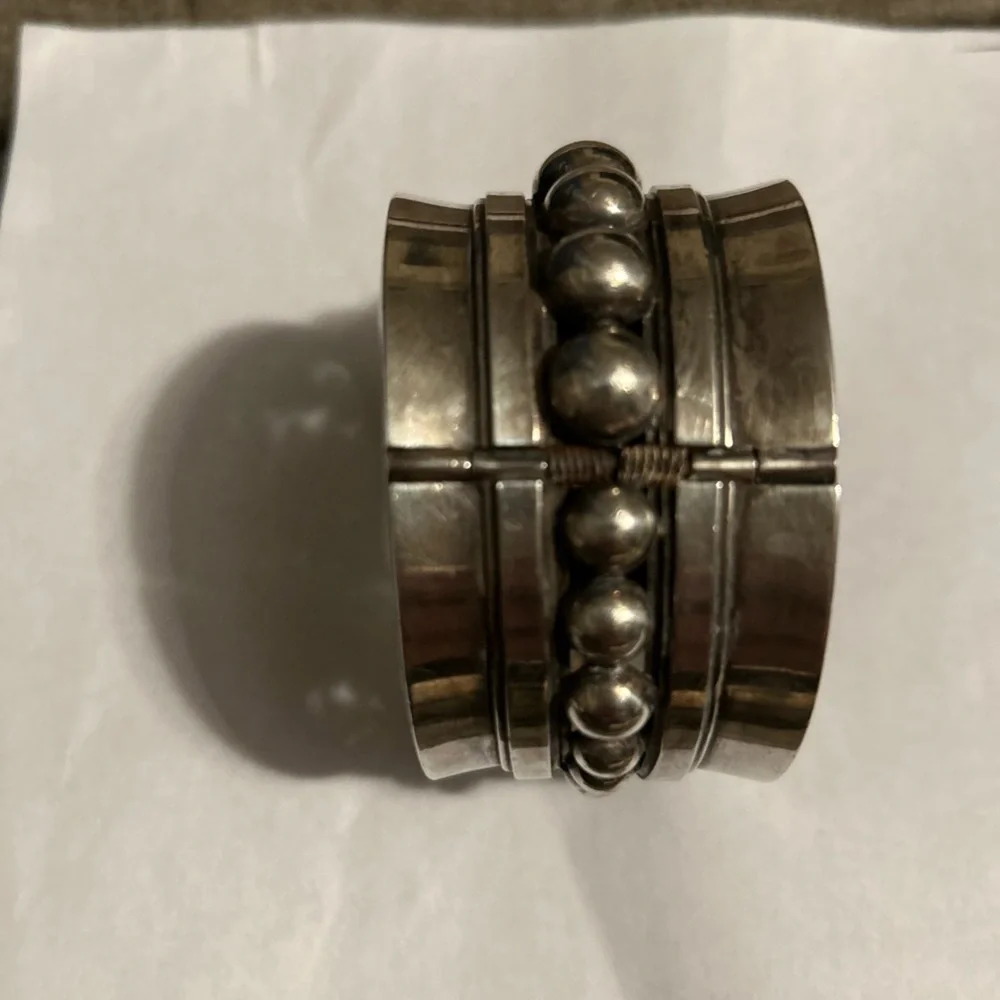 Sterling Whorl Clamper ( cuff) In the manner of Margo de Taxo - Picture 9 of 9
